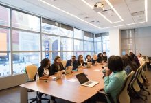 how-heads-of-operations-use-strategic-communication-to-align-cross-functional-teams