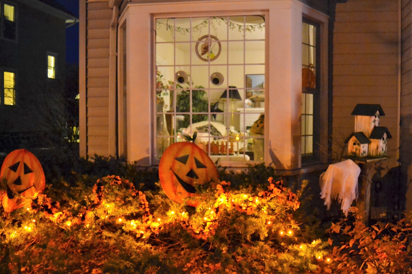 zillow’s-list-of-13-towns-that-keep-halloween-spirit-alive-all-year-–-financial-freedom-countdown